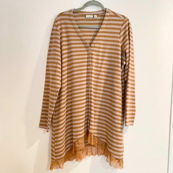 LOGO by Lori Goldstein Tops - LOGO Long Sleeve Ribbed Knit Tunic Lace Sz 1x